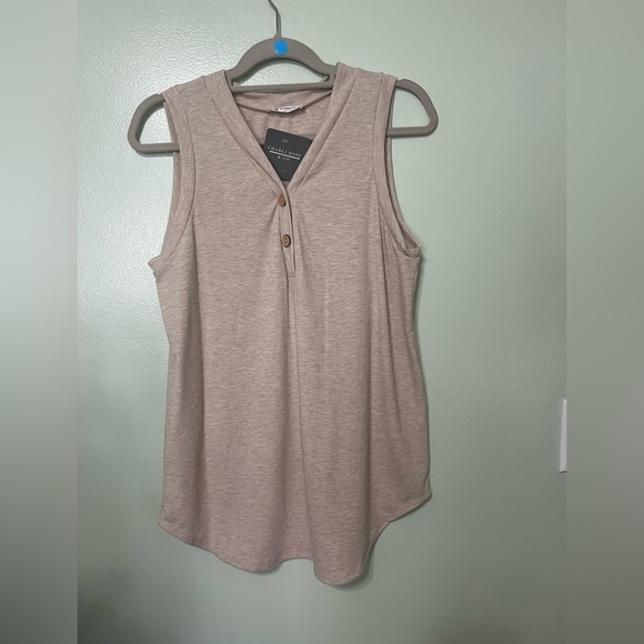 Bombom Ribbed Sleeveless V-Neck Top Cream Size Large Made in USA - Picture 2 of 9